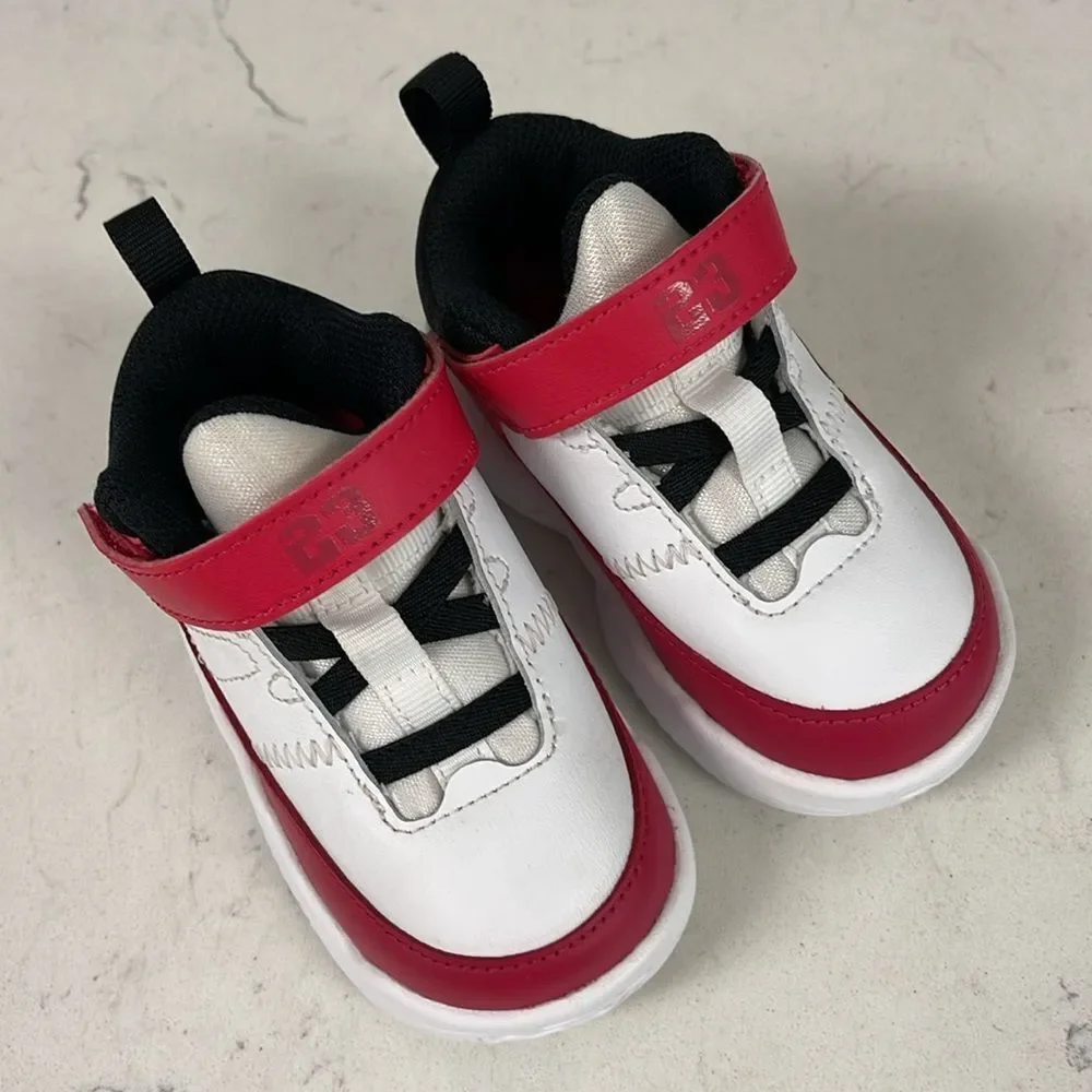 JORDAN MAX AURA 3 PS 'WHITE VERY BERRY' Size 5C DA8023-106